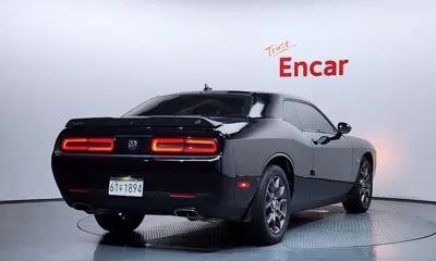 Dodge Challenger 2018, 80675 км, за 32099.25 USD
