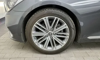 Genesis G80 2017, 52096 км, за 10642.52 USD