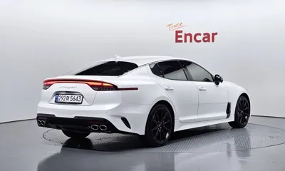 Kia Stinger 2023, 85213 км, за 19160.88 USD