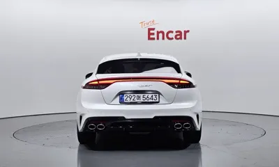 Kia Stinger 2023, 85213 км, за 19160.88 USD