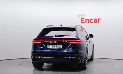 Audi Q8 2023, 43383 км, за 54525.14 USD