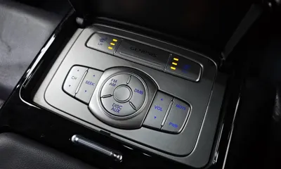 Hyundai Genesis 2012, 140476 км, за 3807.27 USD - фото 19