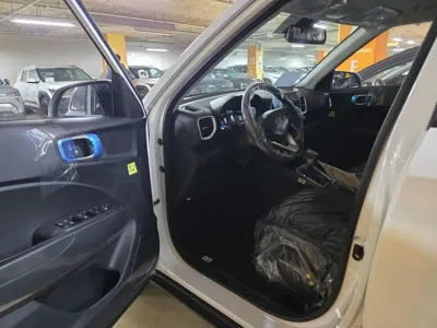 Hyundai Venue 2026, 5 км, за 2003.64 USD - фото 6