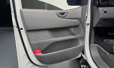 Hyundai Staria 2022, 53212 км, за 22646.71 USD - фото 25