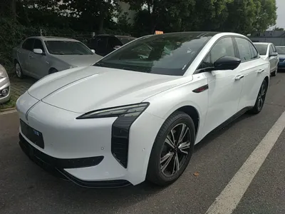 Hongqi EH7 · 2025 год