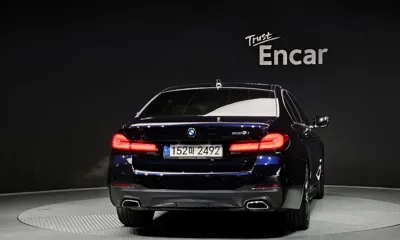 BMW 5-Series 2021, 52527 км, за 24496.67 USD