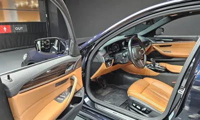 BMW 5-Series 2021, 52527 км, за 24496.67 USD - фото 11