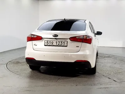 Kia K3 2013, 130220 км, за 2472.03 USD