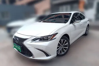 Lexus ES · 2018 год