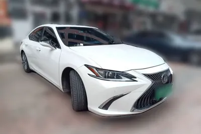 Lexus ES 2018, 94000 км, за 22218 USD