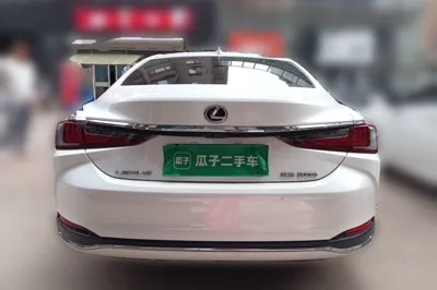 Lexus ES 2018, 94000 км, за 22218 USD