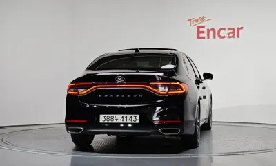 Hyundai Grandeur 2017, 138549 км, за 9441.94 USD