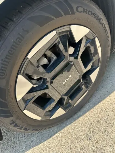 Kia Canival 2025, 17000 км, за 40390.9 USD