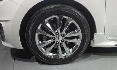 Kia Canival 2017, 80352 км, за 8338.77 USD