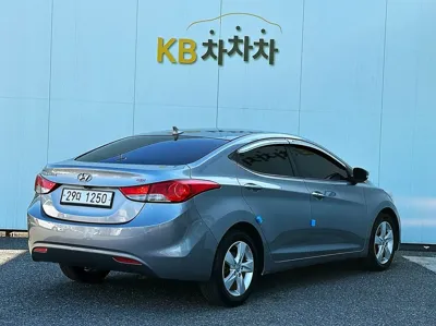 Hyundai Avante 2014, 138326 км, за 3429.76 USD