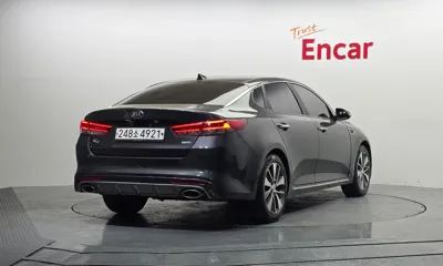 Kia K5 2016, 71565 км, за 5021.47 USD