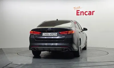 Kia K5 2016, 71565 км, за 5021.47 USD