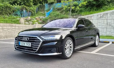 Audi A8 · 2021 год
