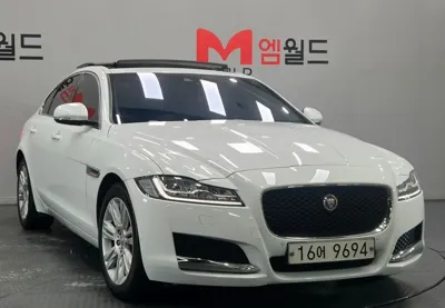 Jaguar XF 2018, 139671 км, за 5907.84 USD