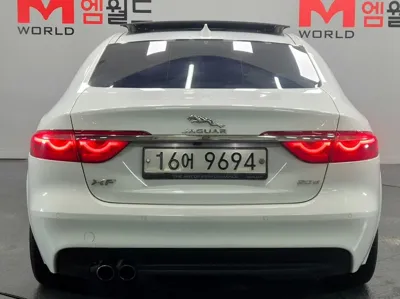 Jaguar XF 2018, 139671 км, за 5907.84 USD