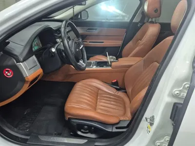Jaguar XF 2018, 139671 км, за 5863.2 USD - фото 7