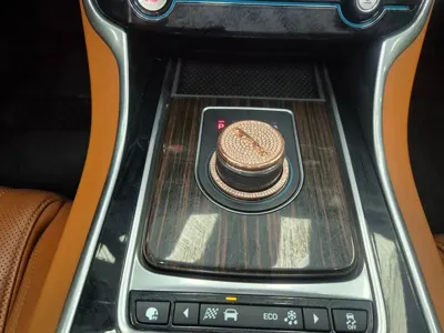 Jaguar XF 2018, 139671 км, за 5863.2 USD - фото 8