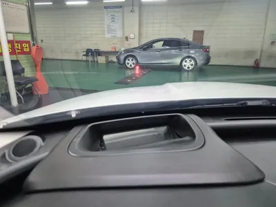 Jaguar XF 2018, 139671 км, за 5863.2 USD - фото 10