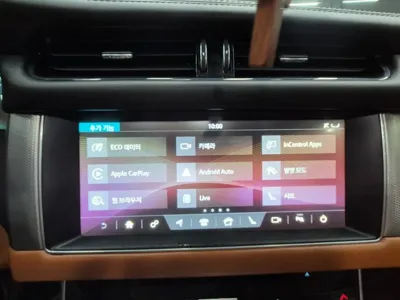 Jaguar XF 2018, 139671 км, за 5863.2 USD - фото 12