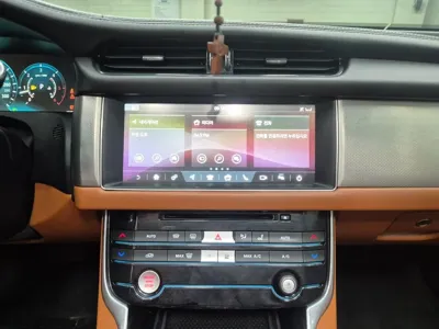 Jaguar XF 2018, 139671 км, за 5863.2 USD - фото 18
