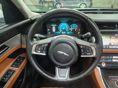 Jaguar XF 2018, 139671 км, за 5863.2 USD - фото 19