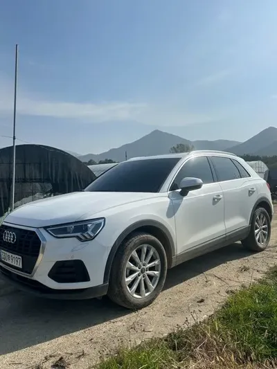 Audi Q3 2025, 1526 км, за 34895.63 USD