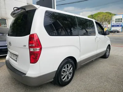 Hyundai Starex 2016, 62912 км, за 8458.68 USD