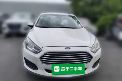Ford Escort 2017, 68000 км, за 5838 USD