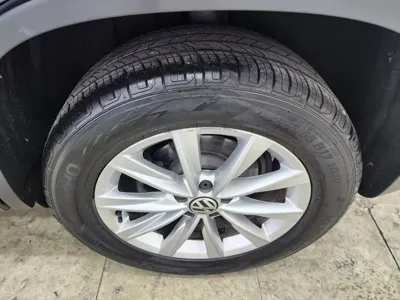 Volkswagen Tiguan 2015, 157992 км, за 5120.13 USD - фото 13