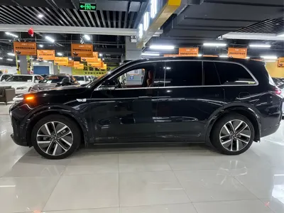 Li Auto Li L9 2024, 69900 км, за 39635.14 USD