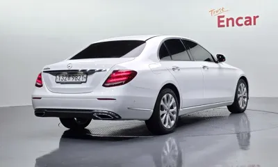 Mercedes-Benz E-Class 2019, 118563 км, за 14945.06 USD