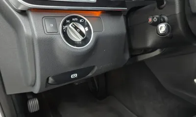 Mercedes-Benz E-Class 2014, 121697 км, за 6446.57 USD - фото 16