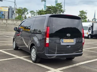 Hyundai Staria 2023, 82000 км, за 15622.95 USD