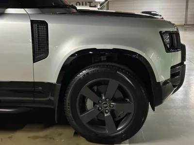 Land Rover Defender 2024, 31000 км, за 64876.79 USD