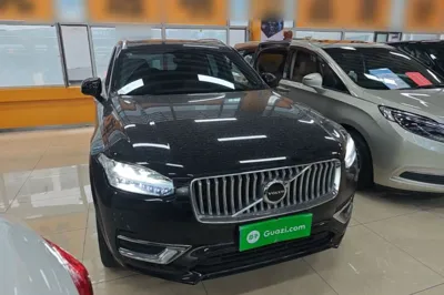 Volvo XC90 2023, 33300 км, за 42507 USD