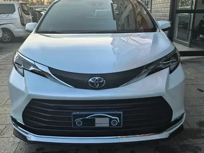 Toyota Sienna 2023, 38000 км, за 33761.53 USD