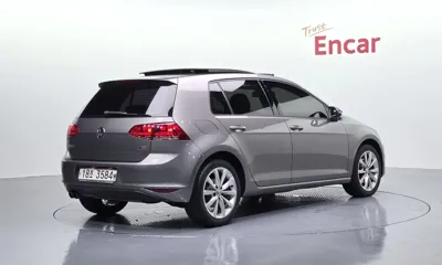 Volkswagen Golf 2014, 113430 км, за 6500.68 USD