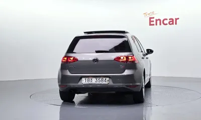 Volkswagen Golf 2014, 113430 км, за 6500.68 USD