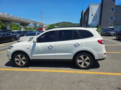 Hyundai Santafe 2012, 129367 км, за 3610.35 USD