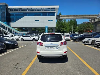 Hyundai Santafe 2012, 129367 км, за 3610.35 USD