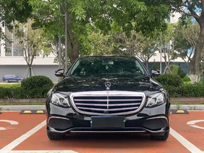 Mercedes-Benz E-Class 2018, 100000 км, за 27221.37 USD