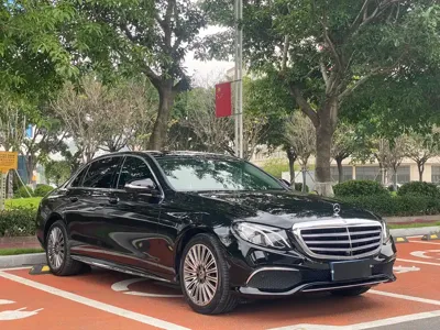 Mercedes-Benz E-Class 2018, 100000 км, за 27221.37 USD