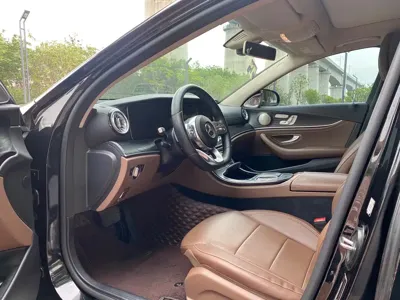 Mercedes-Benz E-Class 2018, 100000 км, за 27221.37 USD