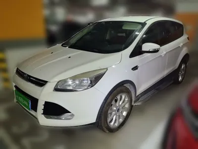 Ford Kuga · 2015 год