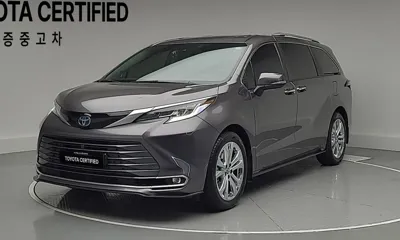 Toyota Sienna · 2023 год